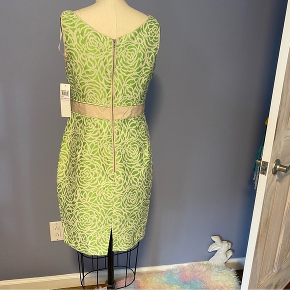 NWT Maggy London Green & Cream Floral Dress | Size 6 - Picture 5 of 11